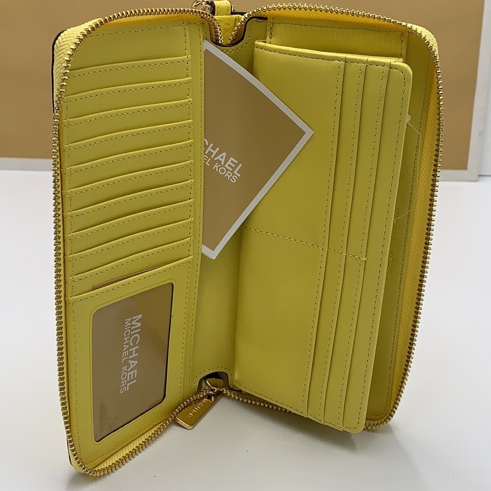 MICHAEL KORS Large Travel Continental Leather
Color: SUNSHINE - Picture 7 of 16